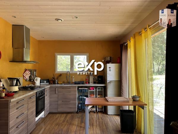 Exceptionnelle propriété de 366 m² composée de 4 habitations indépendantes avec piscine et jacuzzi à Pignans (83790).