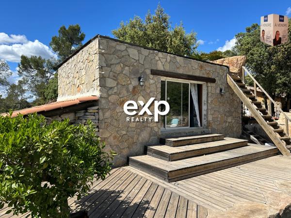 Exceptionnelle propriété de 366 m² composée de 4 habitations indépendantes avec piscine et jacuzzi à Pignans (83790).