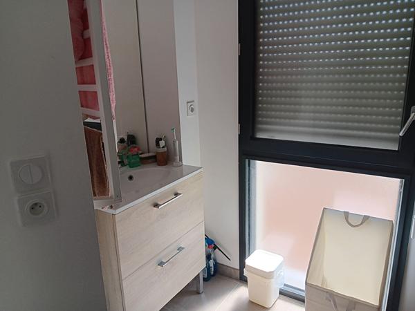 Résidence récente, proche commodités