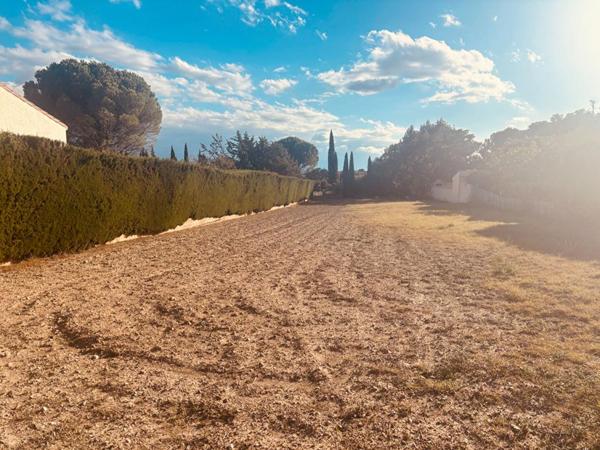 Terrain à vendre LEZIGNAN CORBIERES (11200)  Secteur pinède -1407 m2- 90 000 FAI