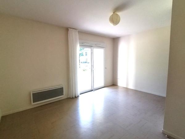 BAGNOLES DE L'ORNE (61140) , DANS UNE RESIDENCE SENIORS,  Station thermale,   appartement 1 pièce, 30  m2 environ, PRIX 75 000  honoraires 7,14% inclus à la charge de l'acquéreur soit 70 000  hors honoraires