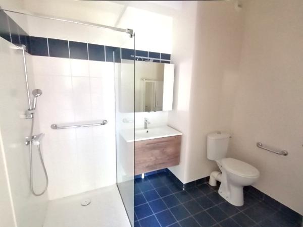 BAGNOLES DE L'ORNE (61140) , DANS UNE RESIDENCE SENIORS,  Station thermale,   appartement 1 pièce, 30  m2 environ, PRIX 75 000  honoraires 7,14% inclus à la charge de l'acquéreur soit 70 000  hors honoraires