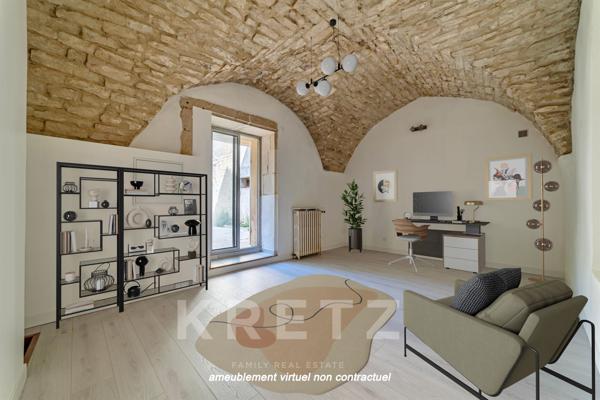 Ancien chateau du XIe siècle avec jardin au coeur du village