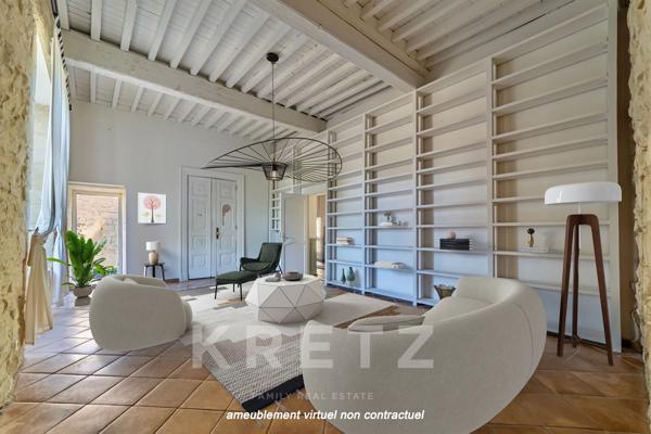 Ancien chateau du XIe siècle avec jardin au coeur du village