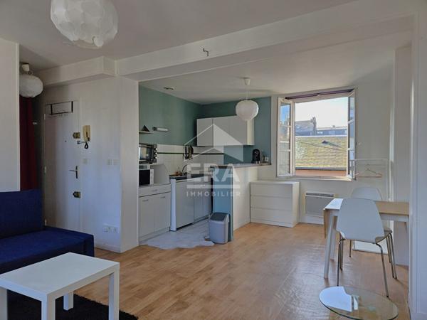 Grand studio meublé dans une rue calme au centre de Rouen