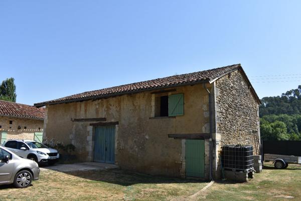 PROPRIETE DE CHARME ACCES DIRECT RIVIERE PROCHE DE PERIGUEUX