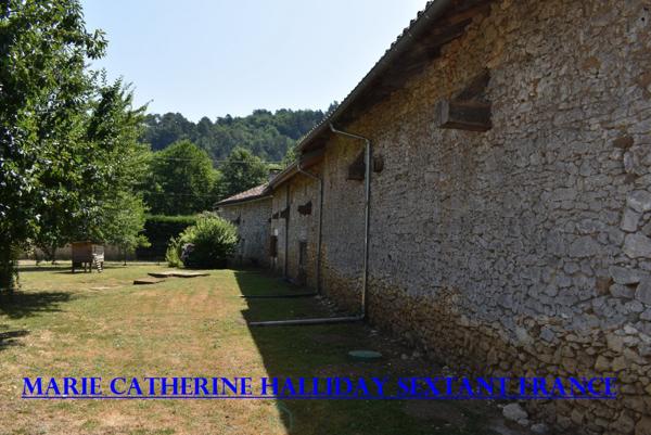 PROPRIETE DE CHARME ACCES DIRECT RIVIERE PROCHE DE PERIGUEUX