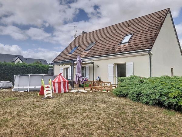 Maison Vineuil centre 167M² habitable -5 chambres Toutes commodités a pied