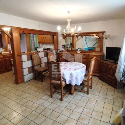 Maison de ville avec jardin - 2 chambres à rafraîchir