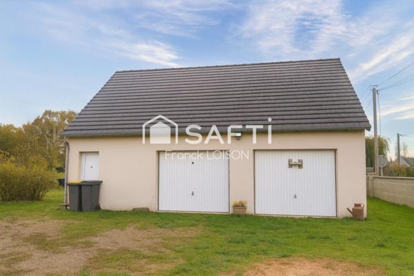 Pour les amoureux d’espace et de verdure : maison de 2017 sur 9 350 m² de terrain.