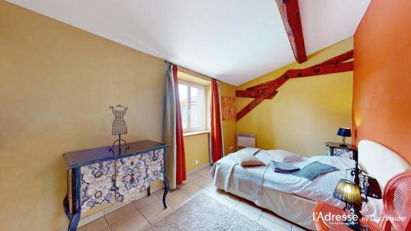 Proche Carcassonne, MINERVOIS, grande maison de charme parfaite pour projet touristique....