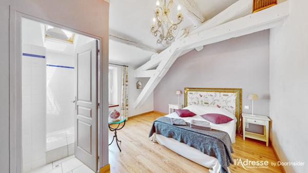 Proche Carcassonne, MINERVOIS, grande maison de charme parfaite pour projet touristique....