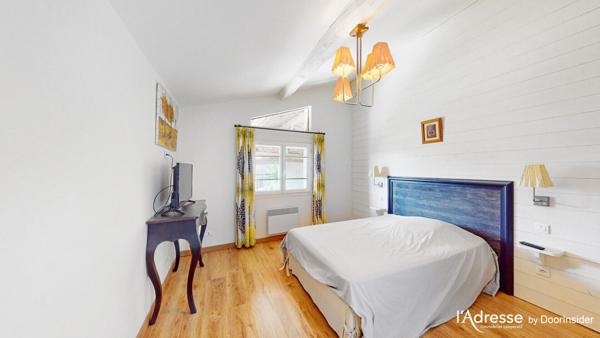 Proche Carcassonne, MINERVOIS, grande maison de charme parfaite pour projet touristique....