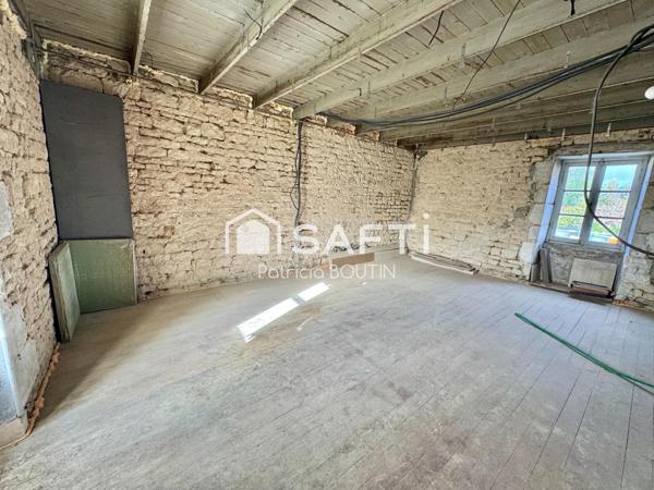 ENSEMBLE DE DEUX MAISONS A FINIR DE RÉNOVER AUX PORTES DE MELLE