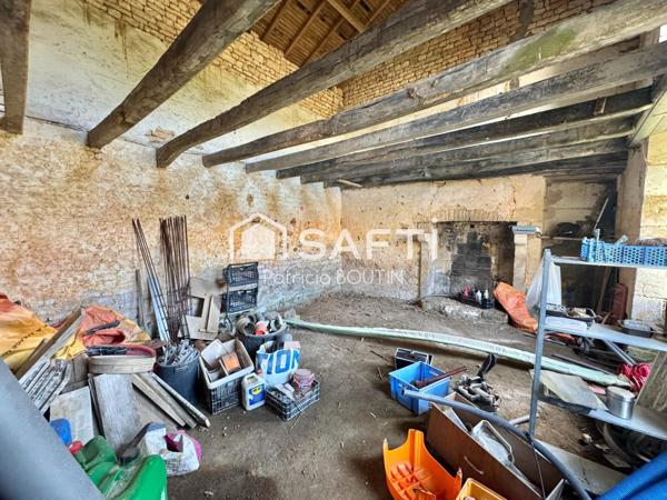 ENSEMBLE DE DEUX MAISONS A FINIR DE RÉNOVER AUX PORTES DE MELLE