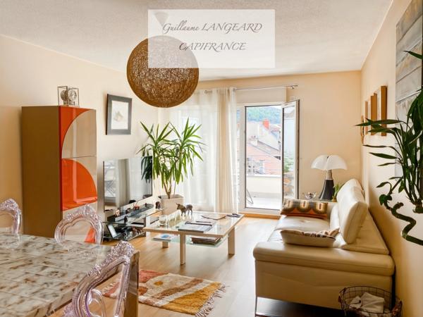 OYONNAX - APPARTEMENT T3 - 69 m2 - PARKING PRIVATIF