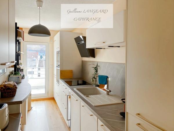 OYONNAX - APPARTEMENT T3 - 69 m2 - PARKING PRIVATIF