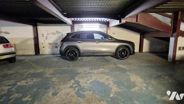 Gubernatis / Proche Vieille Ville – Deux emplacements de stationnement.