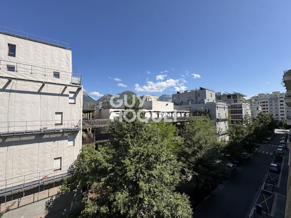 Grenoble – Idéal investisseur : Appartement T2 vendu loué avec cave, possibilité garage