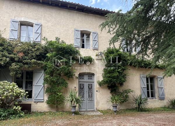 Authentique logis du XVIIIe siècle dans la Vallée du son en Charente