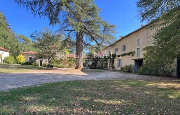 Authentique logis du XVIIIe siècle dans la Vallée du son en Charente