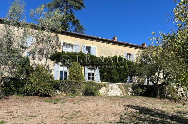 Authentique logis du XVIIIe siècle dans la Vallée du son en Charente