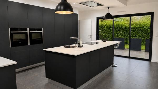 Villa contemporaine haut de gamme – 252 m² –Terrain 3 298 m²