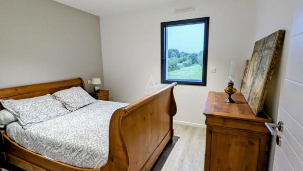 Villa contemporaine haut de gamme – 252 m² –Terrain 3 298 m²