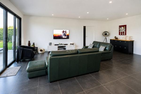 Villa contemporaine haut de gamme – 252 m² –Terrain 3 298 m²