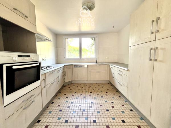 Maison
                                                                                                                                                                                                                                                                                                                        6 pièce(s)                                                                                                                                                                                                          3 chambre(s)                                                                                                                                                                                                          130  m²