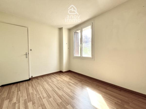 Maison
                                                                                                                                                                                                                                                                                                                        6 pièce(s)                                                                                                                                                                                                          3 chambre(s)                                                                                                                                                                                                          130  m²