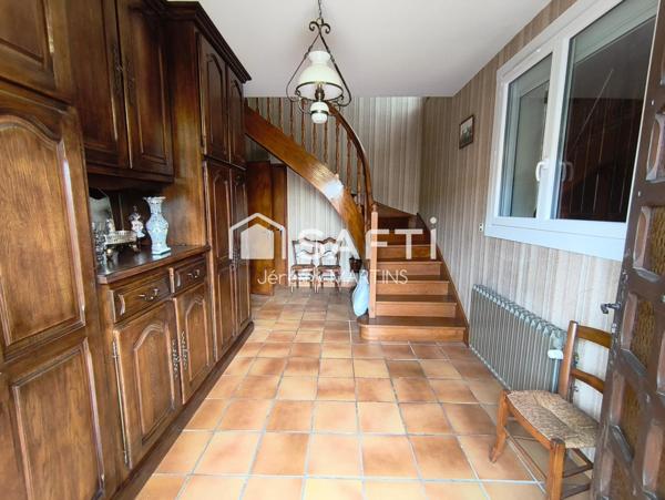 Maison 3 chambres, double garage et jardin – prête à vivre !