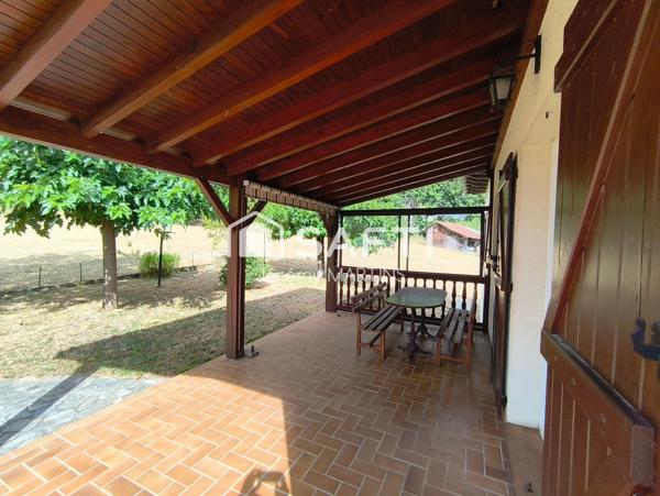 Maison 3 chambres, double garage et jardin – prête à vivre !