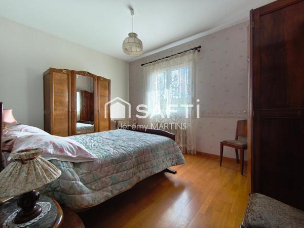 Maison 3 chambres, double garage et jardin – prête à vivre !