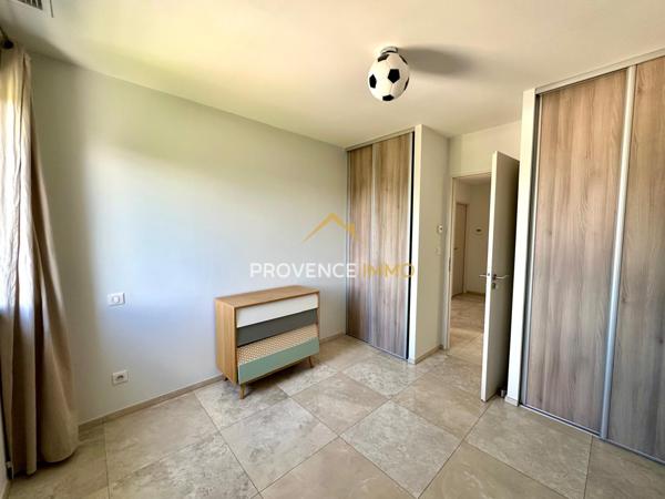 Salon-de-Provence (13300) Maison contemporaine familiale de 161m2 - quartier Val de Cuech - vue imprenable