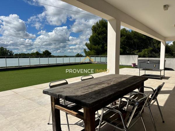 Salon-de-Provence (13300) Maison contemporaine familiale de 161m2 - quartier Val de Cuech - vue imprenable