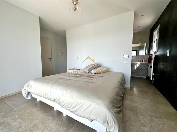 Salon-de-Provence (13300) Maison contemporaine familiale de 161m2 - quartier Val de Cuech - vue imprenable