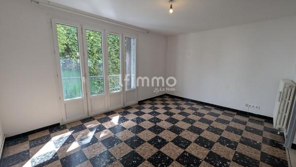 Arceaux/Agriculture : T4 de 74 m²+ 2 garages fermés