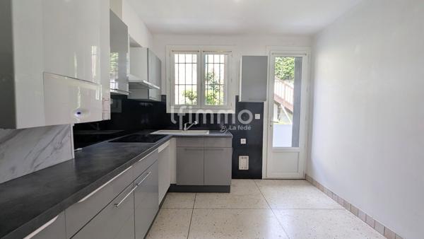 Arceaux/Agriculture : T4 de 74 m²+ 2 garages fermés