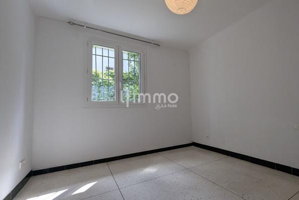 Arceaux/Agriculture : T4 de 74 m²+ 2 garages fermés