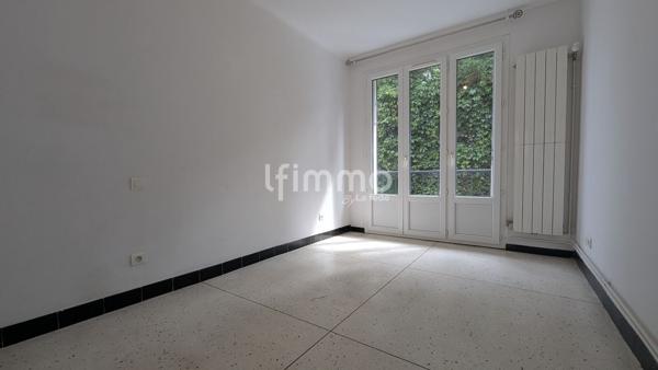Arceaux/Agriculture : T4 de 74 m²+ 2 garages fermés