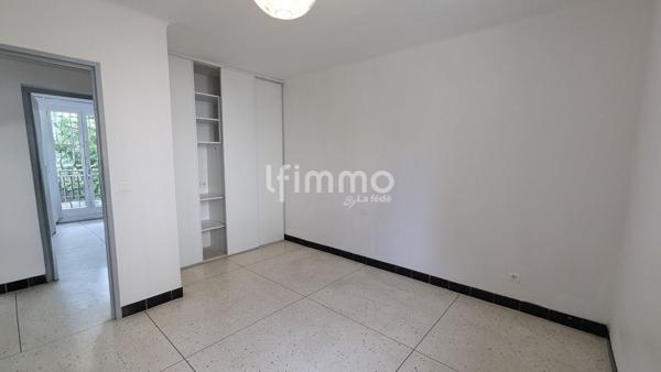 Arceaux/Agriculture : T4 de 74 m²+ 2 garages fermés