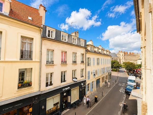 Appartement 2 pièces à vendre à Saint-Germain-en-Laye, centre-ville 340 000 € **  - Référence  18344