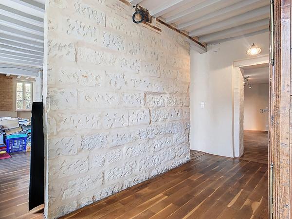 Maison de maître de 270m2, 9 pièces, à vendre dans le centre de Montreuil-sur-Maine