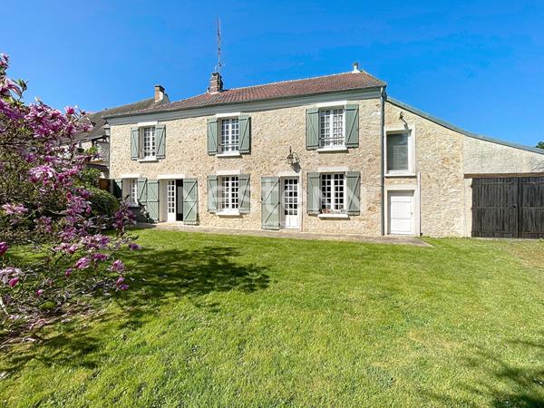 A vendre Maison de 6 pièces de 183 m² à Plaisir - Quartier centre ville-village