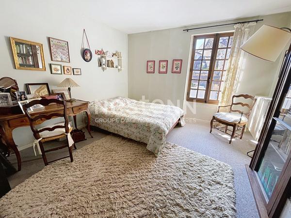 A vendre Maison de 6 pièces de 183 m² à Plaisir - Quartier centre ville-village