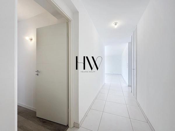 Superbe Appartement 5 Pièces en Dernier Étage avec Terrasse, Garage Double et Accès PMR