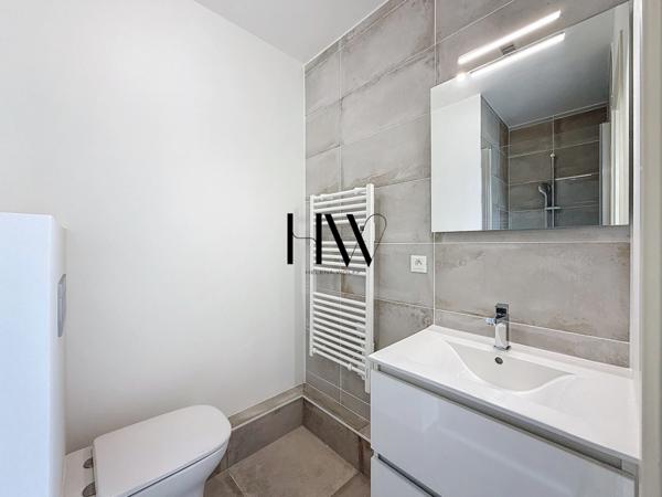 Superbe Appartement 5 Pièces en Dernier Étage avec Terrasse, Garage Double et Accès PMR