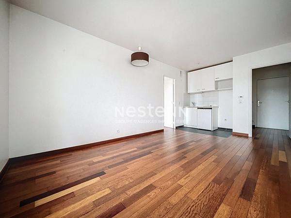 ISSY LES MOULINEAUX - FORT D'ISSY - A vendre un appartement 2 pièces au dernier étage avec une vue dégagée sans vis à vis