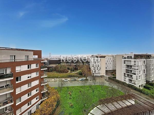 ISSY LES MOULINEAUX - FORT D'ISSY - A vendre un appartement 2 pièces au dernier étage avec une vue dégagée sans vis à vis
